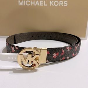 NWT MK Twist Reversible Belt